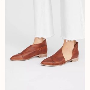 Free People Royale Flat in Whiskey